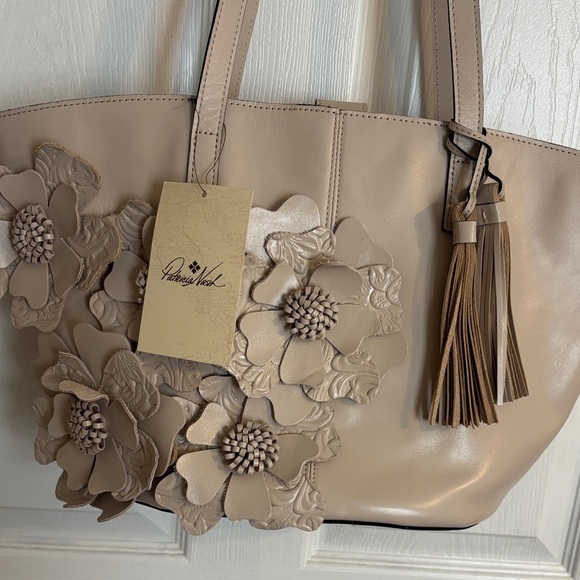 New Patricia Nash Elegant Chalk White Floral Tote Bag - Picture 3 of 9